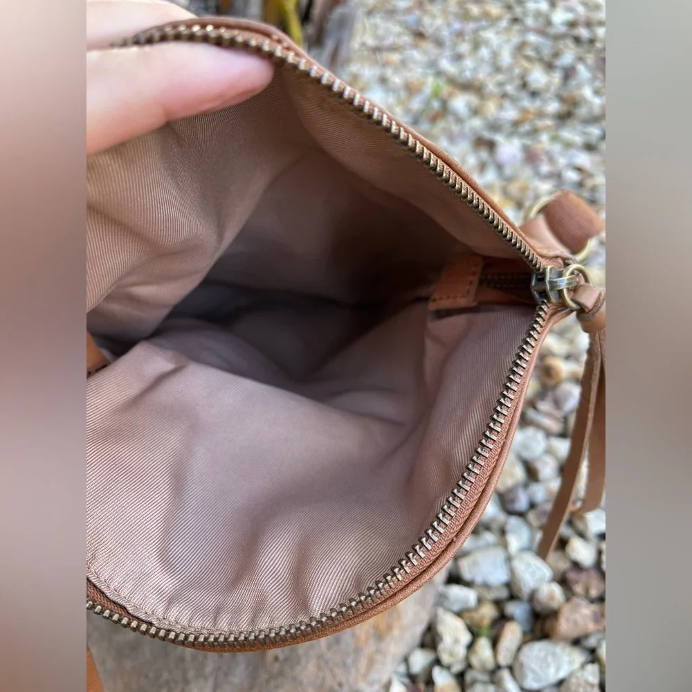 The Sak Leather Studded Tassel Purse Shoulder Bag Bohemian Boho Distressed Cute - Picture 9 of 13